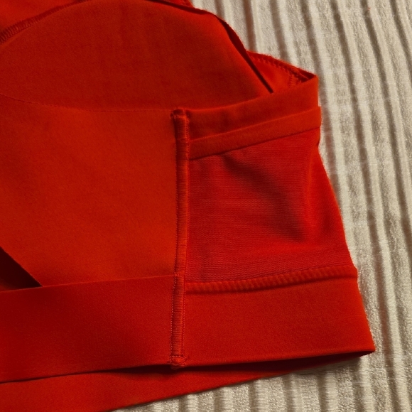 Brooks Running Sports Bra Crop Top High Neck Bold Red 38E(DD) - Picture 9 of 16